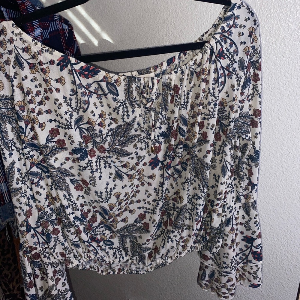 OFF SHOULDER TOP